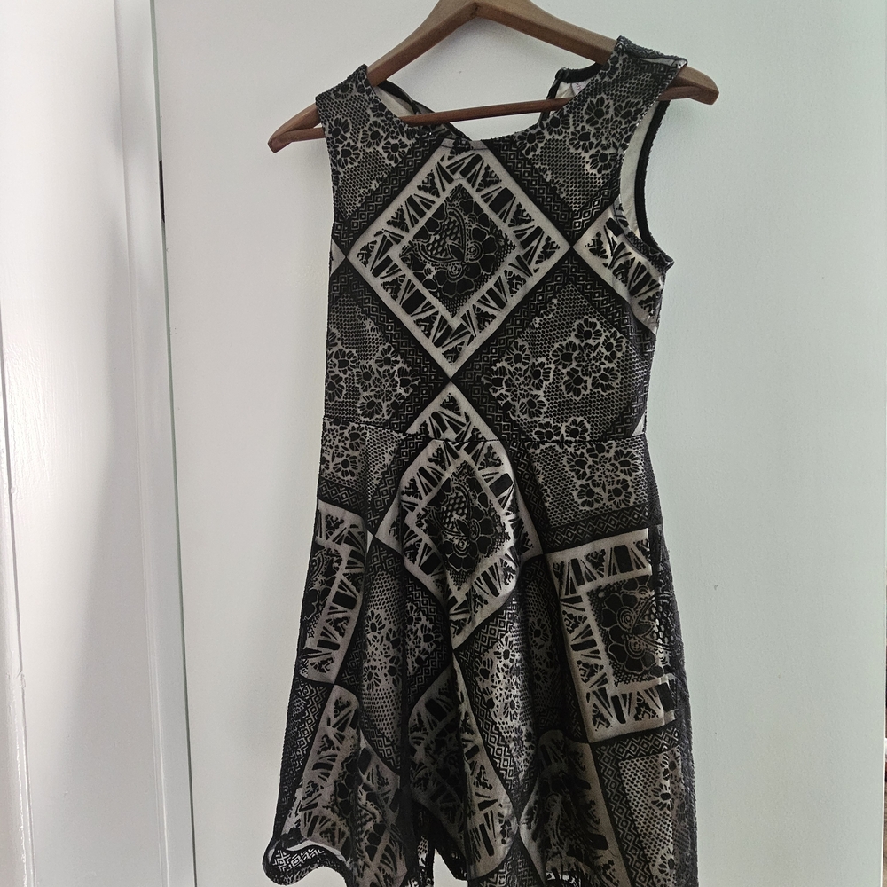 Elegant Black and Cream Lace Dress